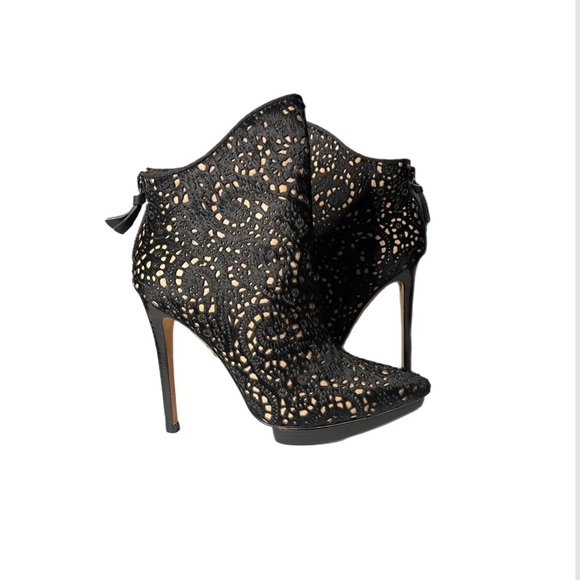 Elegant Black Lace Stiletto Ankle Boots - Picture 1 of 2